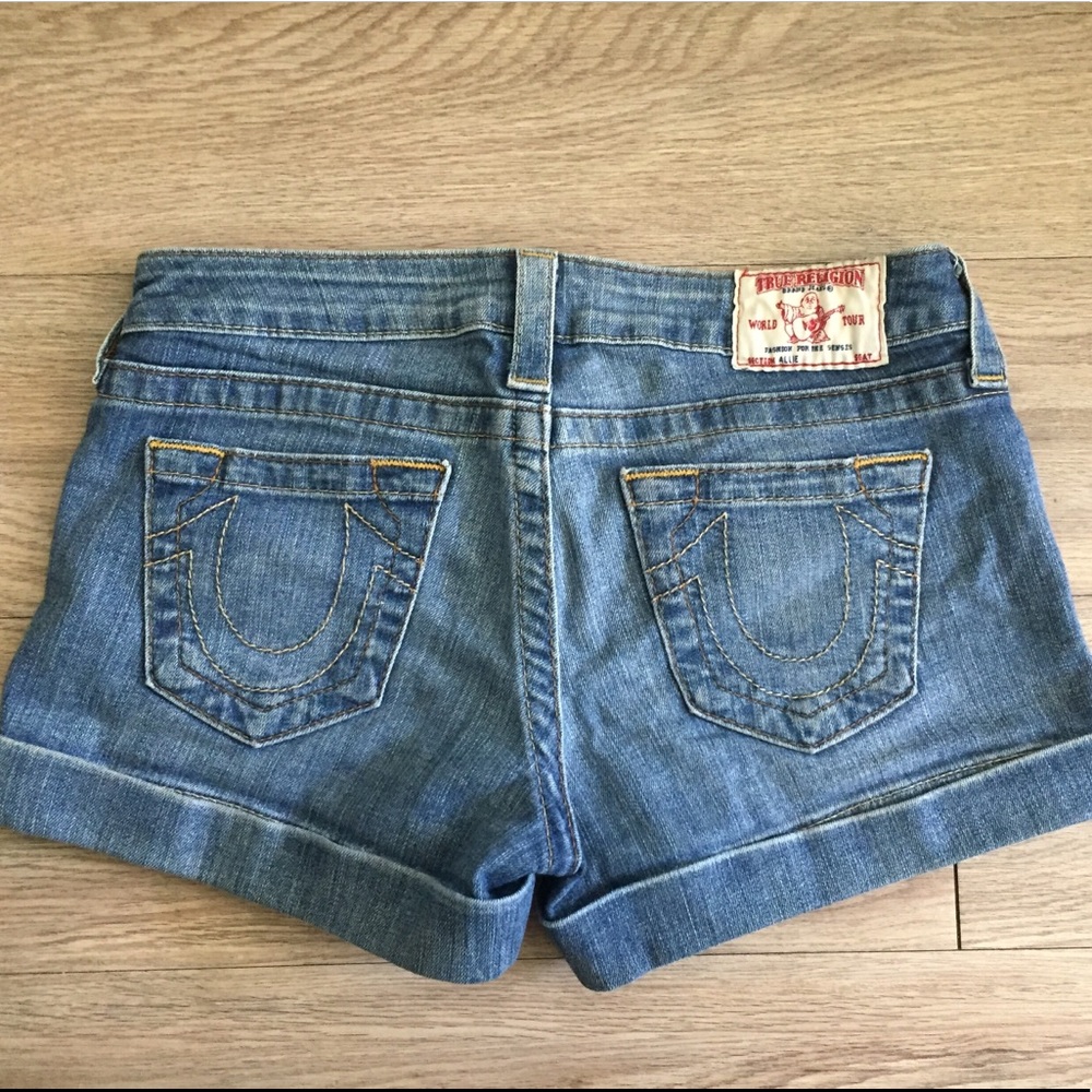 True Religion Allie Cuffed Jean Shorts Size 27